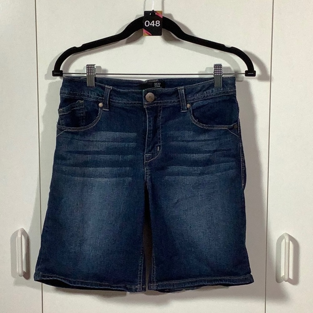 048 Denim SHORTS by 1822
